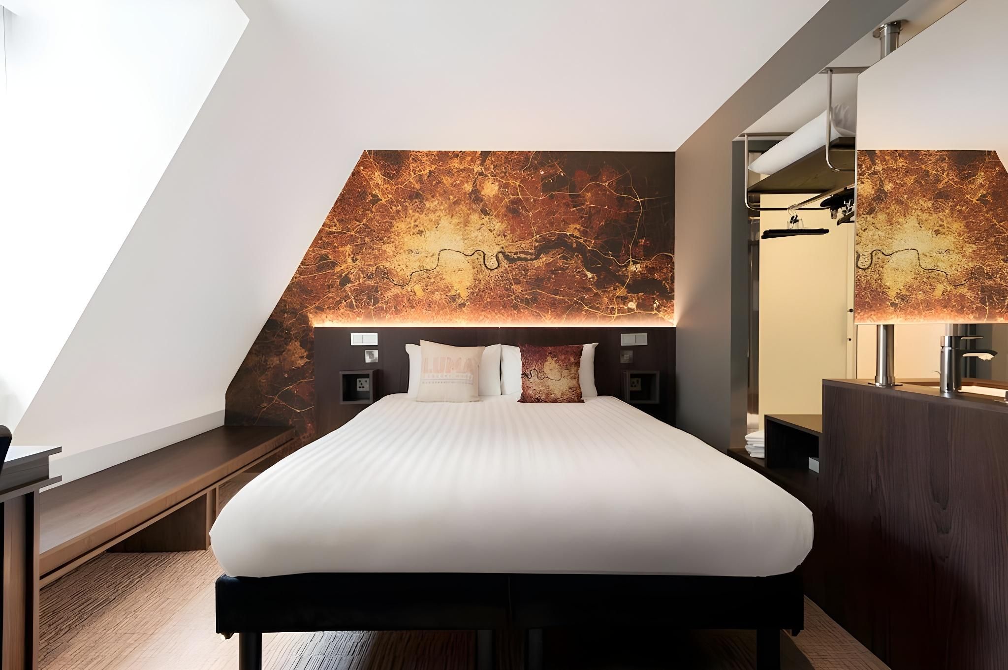 Heeton Concept Hotel - Luma Hammersmith Standard Double Room 2