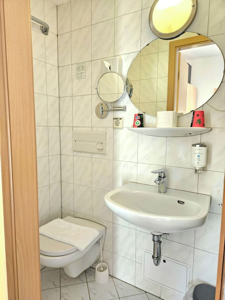 Weinhotel des Riesling Zum Grünen Kranz Economy Double Room 4