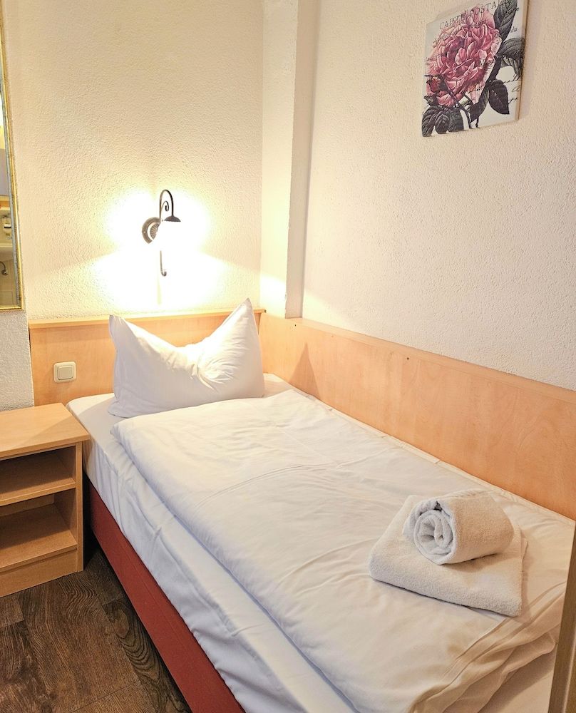 Economy Single Room