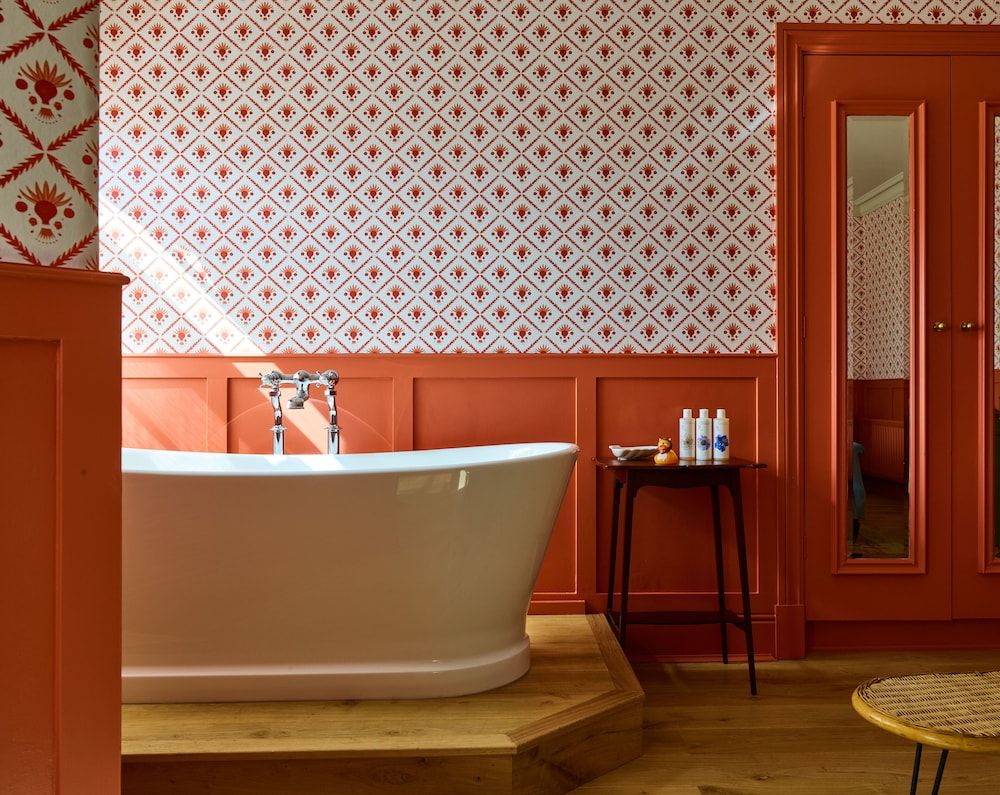 The Mitre, Hampton Court Royal with Bath