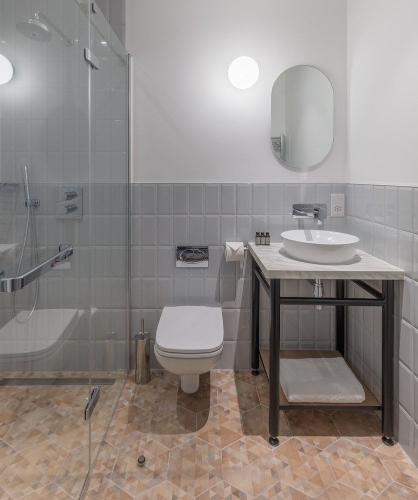 Leman Locke Locke Studio 7