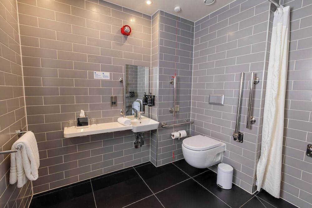 Holiday Inn Express Manchester - Trafford City by IHG Standard Room, 1 Twin Bed, Accessible 7