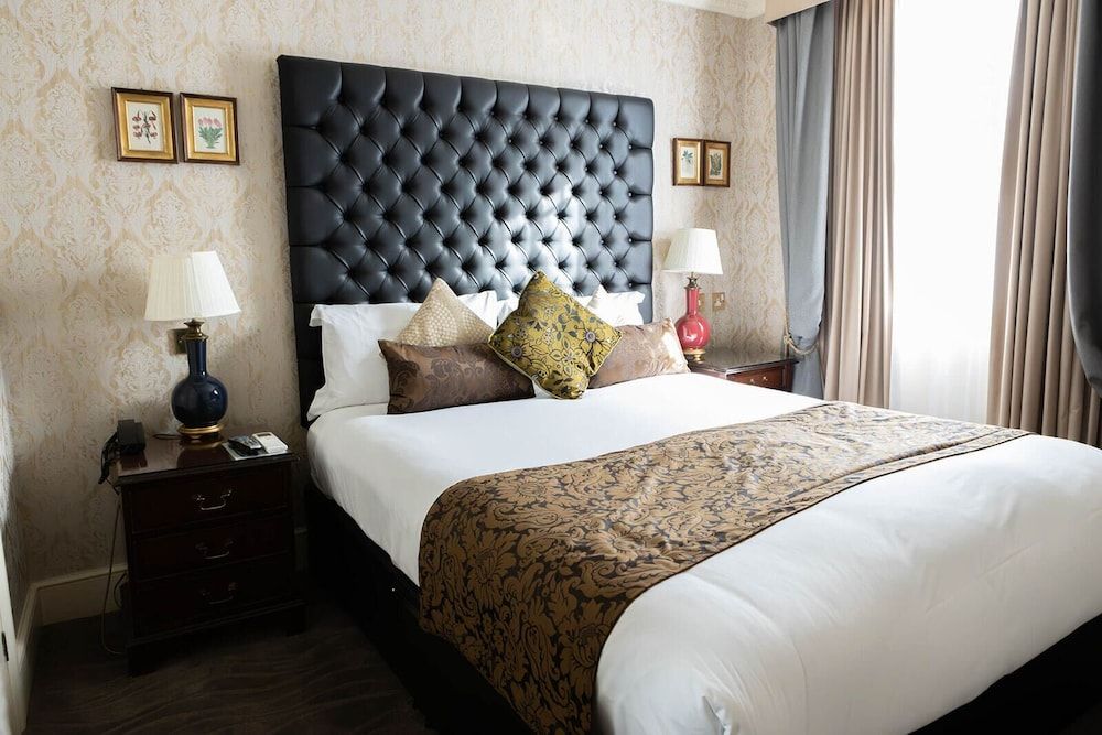 undefined The Leonard Hotel 3