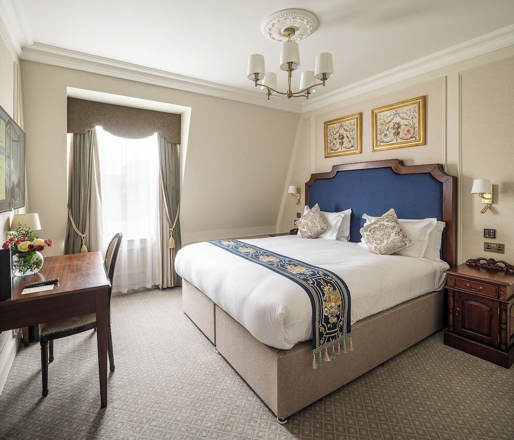 undefined The Leonard Hotel 2