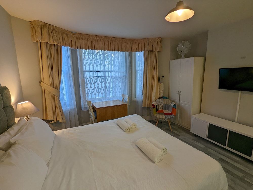 Castletown House Apartments Apartment, Private Bathroom (Standard Studio) 2