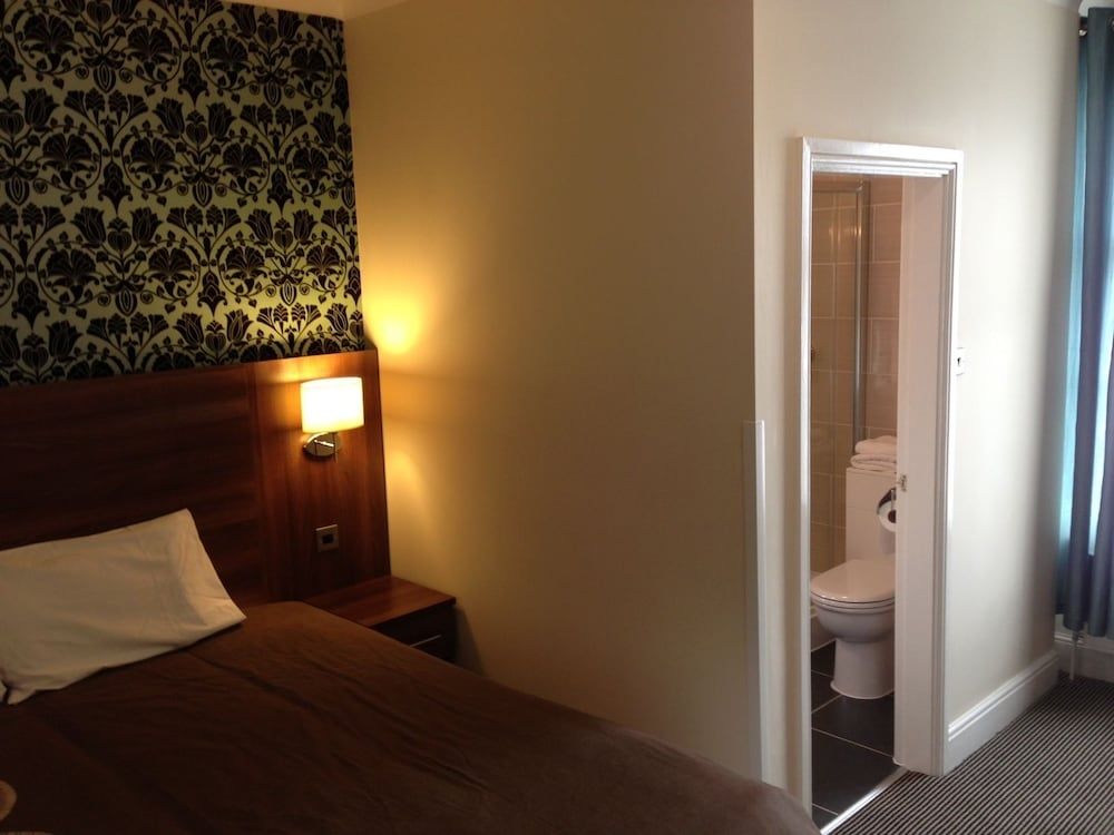 Ely House Hotel Superior Room 5