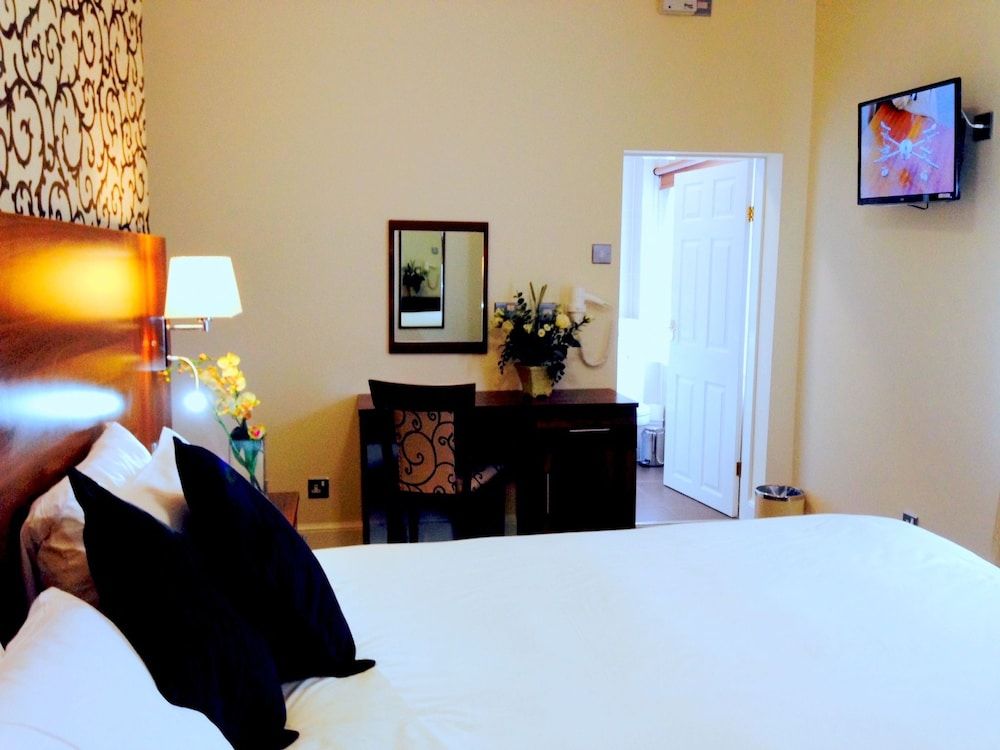 Ely House Hotel Superior Room 9