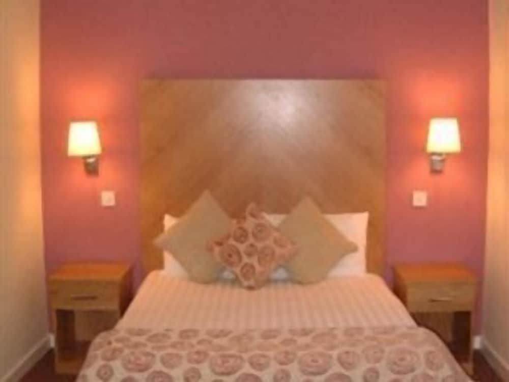 Ely House Hotel Standard Double Room 4