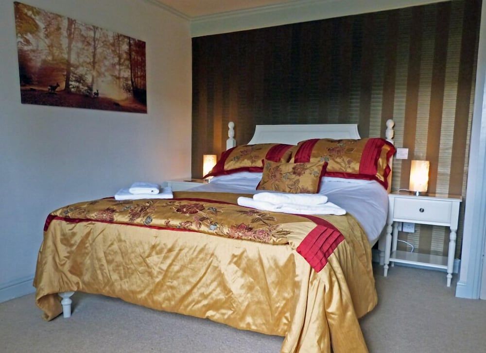 The Foresters Arms Premium Double Room, Ensuite, Mountain View