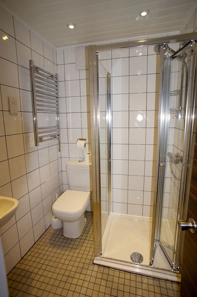 Crestfield Hotel Double Room 13