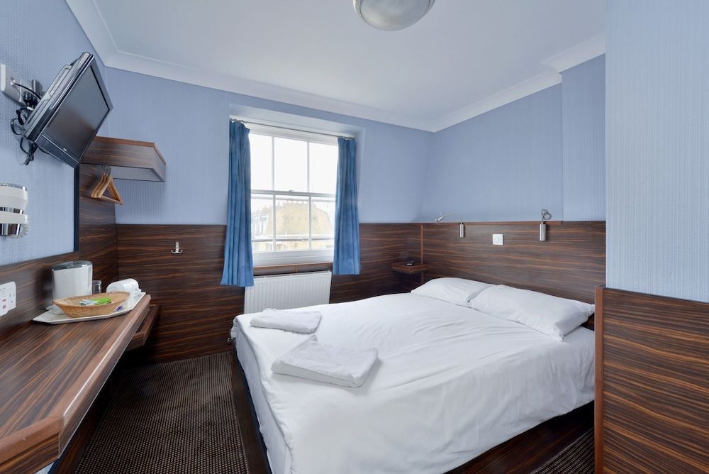 Crestfield Hotel Double Room 2