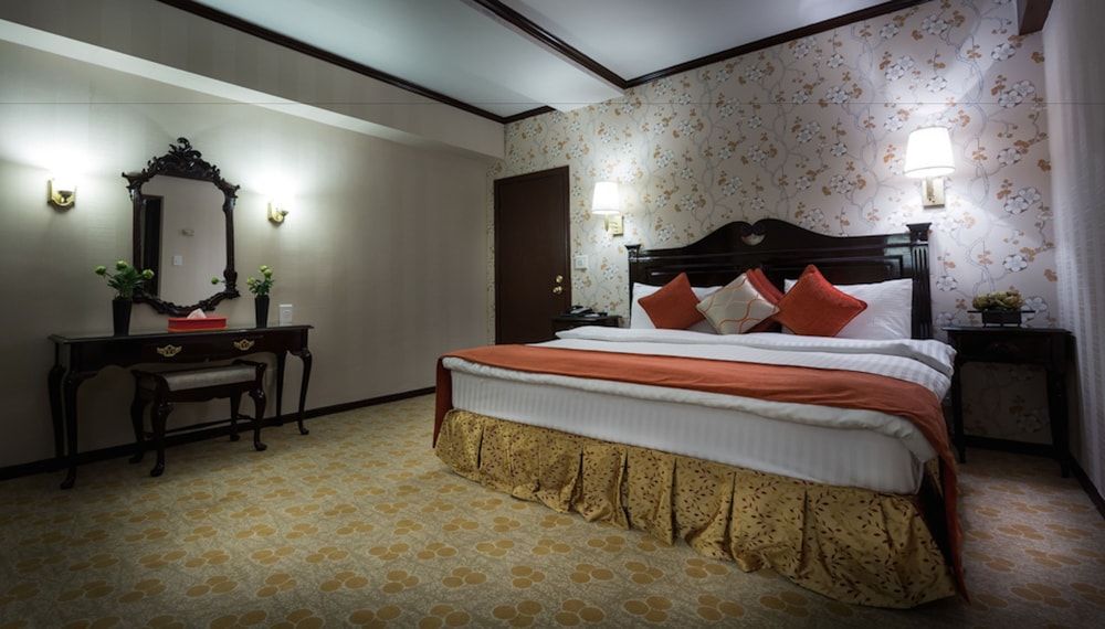 Hawthorn Suites by Wyndham Al Khobar Suite, 1 King Bed 2