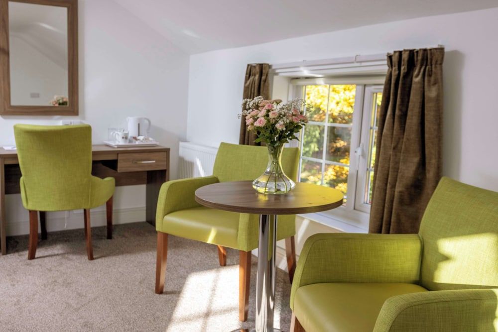 Best Western Plus Kenwick Park Hotel Standard Room, 2 Double Beds, Accessible, Non Smoking (Walk-in Shower) 4