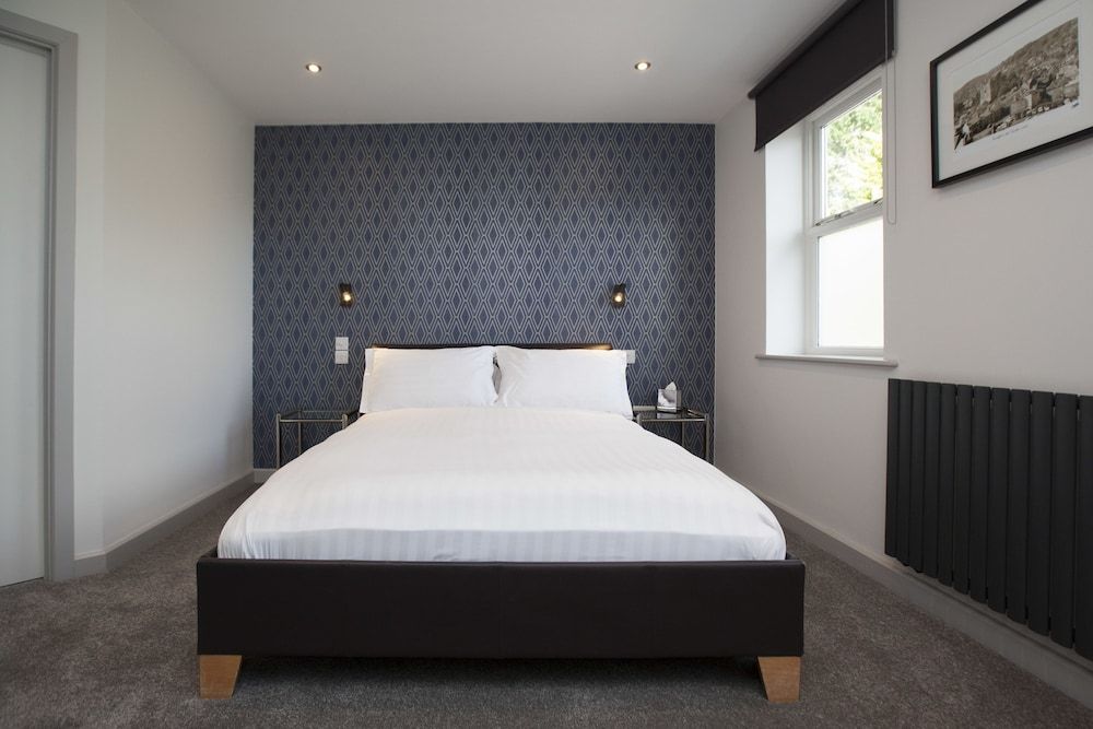 Deluxe Room with King Bed