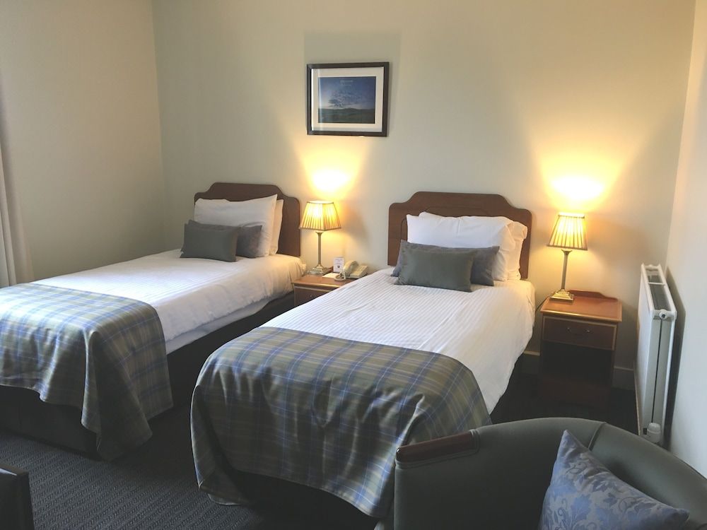 The Royal Hotel Superior Twin Room, Partial Sea View 7