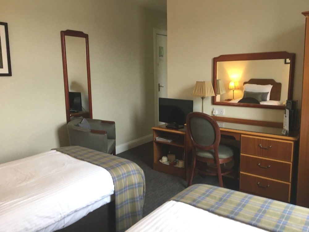 The Royal Hotel Superior Twin Room, Partial Sea View 10