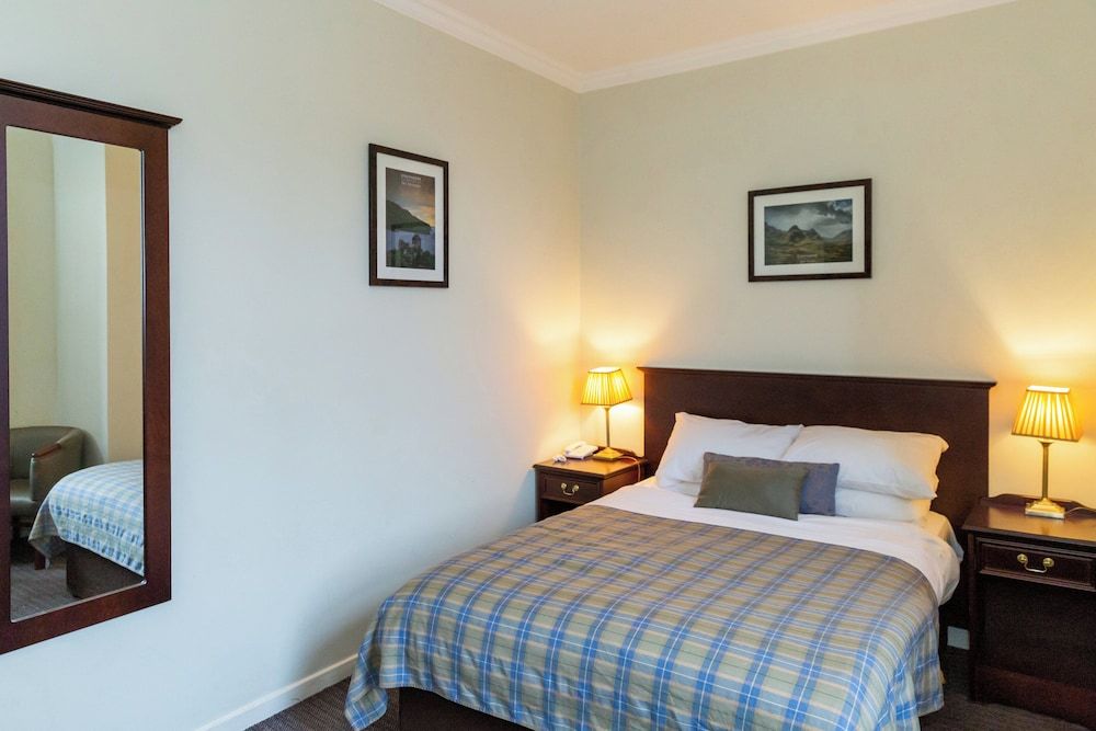 The Royal Hotel Classic Double Room Single Use, 1 Double Bed, Partial Sea View 4