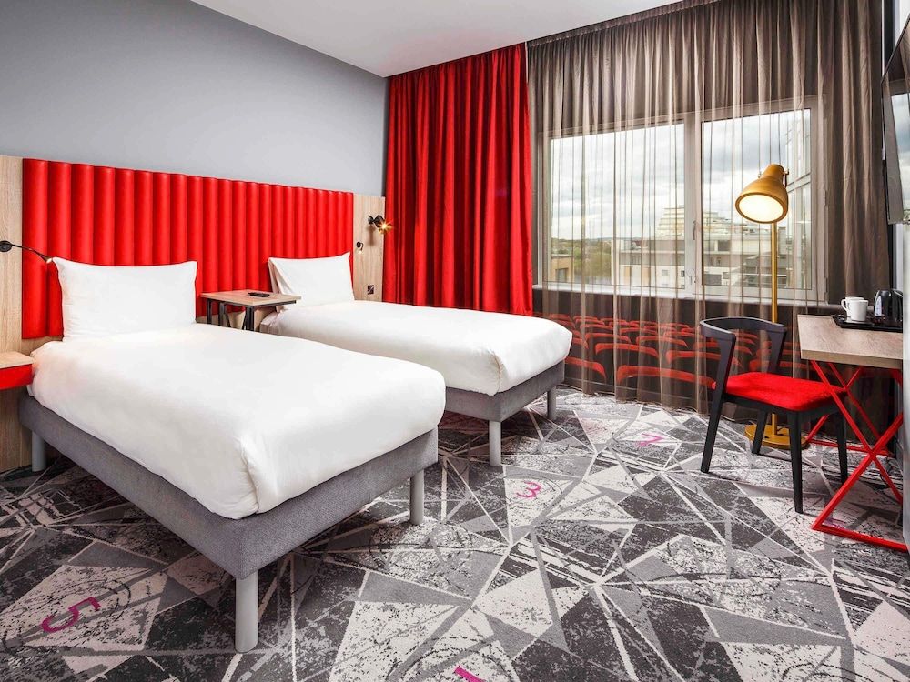 Room, 2 Twin Beds (The Duet)