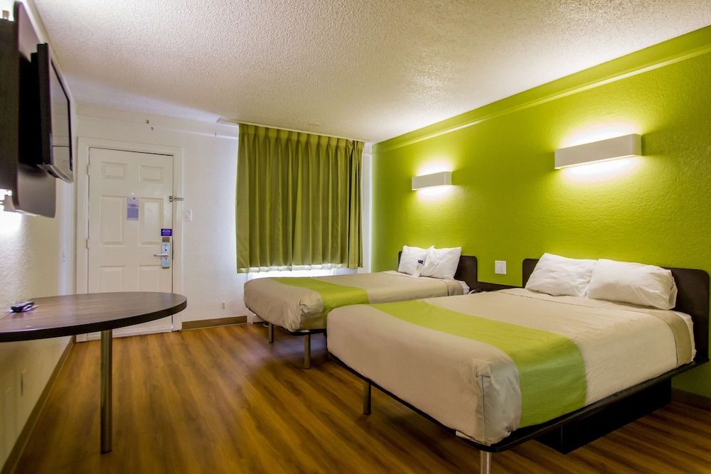 undefined Motel 6 Austin, TX - Midtown 8