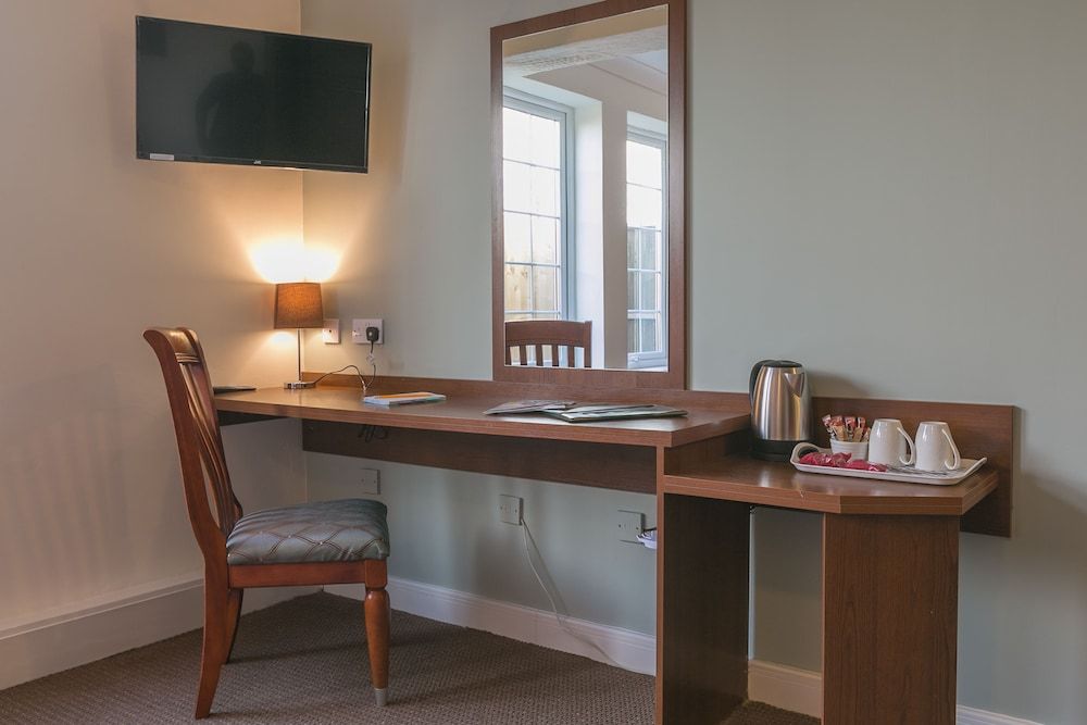 Celtic International Hotel Cardiff Airport Family Room 4