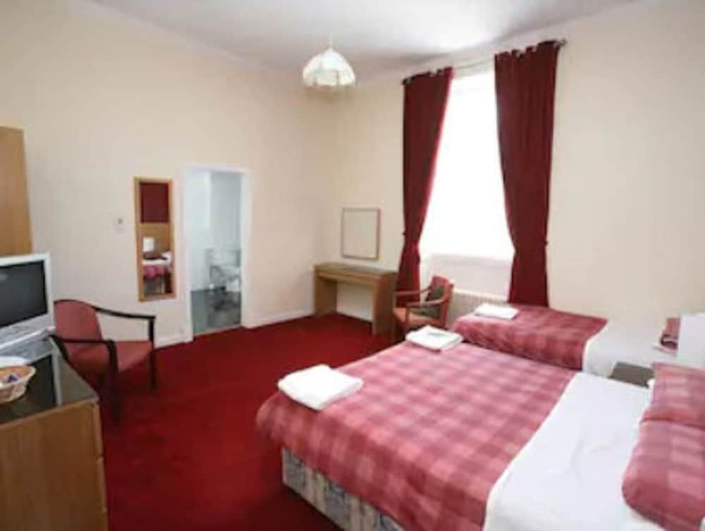 undefined Clifton Hotel 3