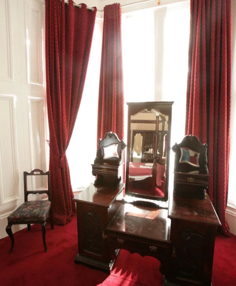 undefined Clifton Hotel 8