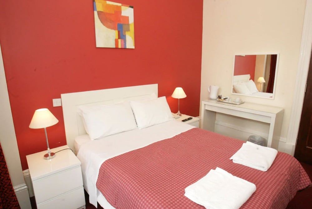 undefined Clifton Hotel 4