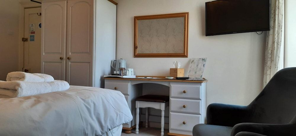 Degembris Farmhouse Double or Twin Room, Ensuite 5