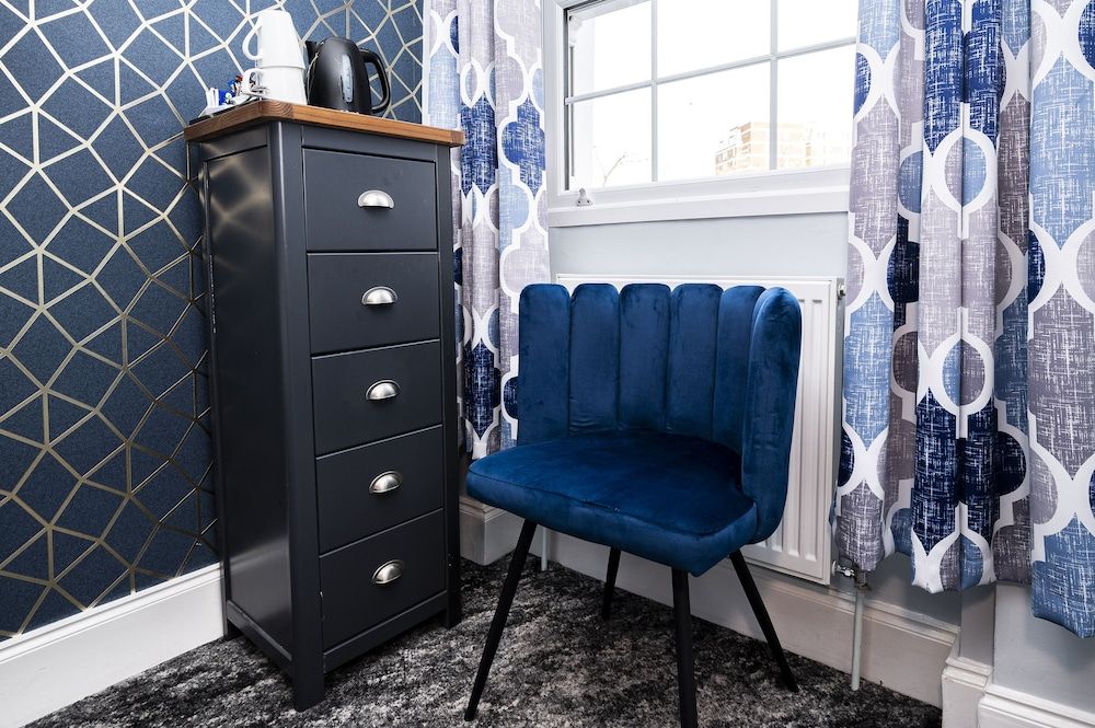 Mentone Hotel Small Double Room (Top Floor) 5