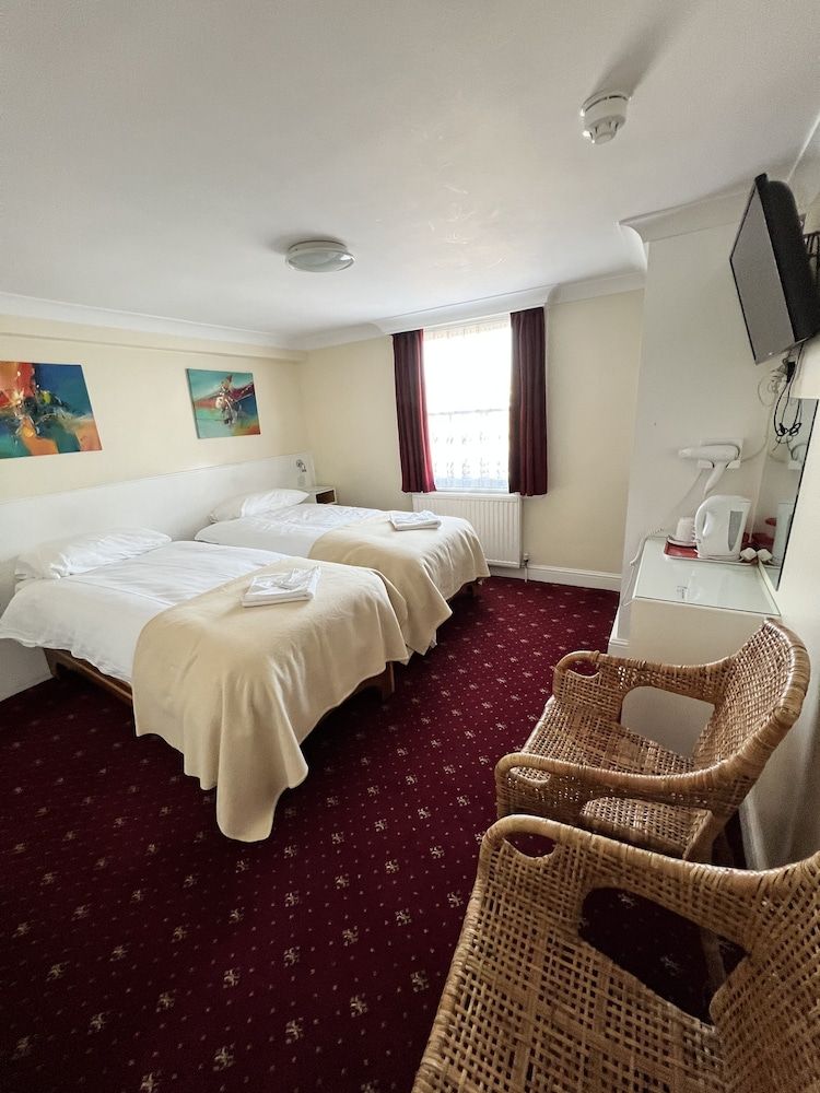 Melbourne House Twin Room 2