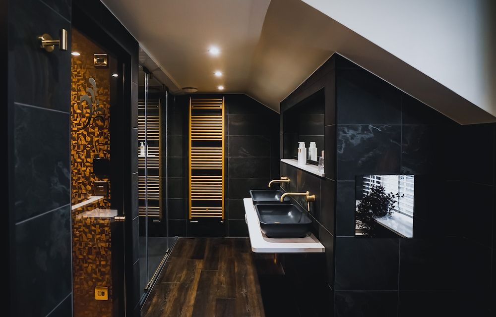 Cranleigh Boutique Deluxe Suite 12