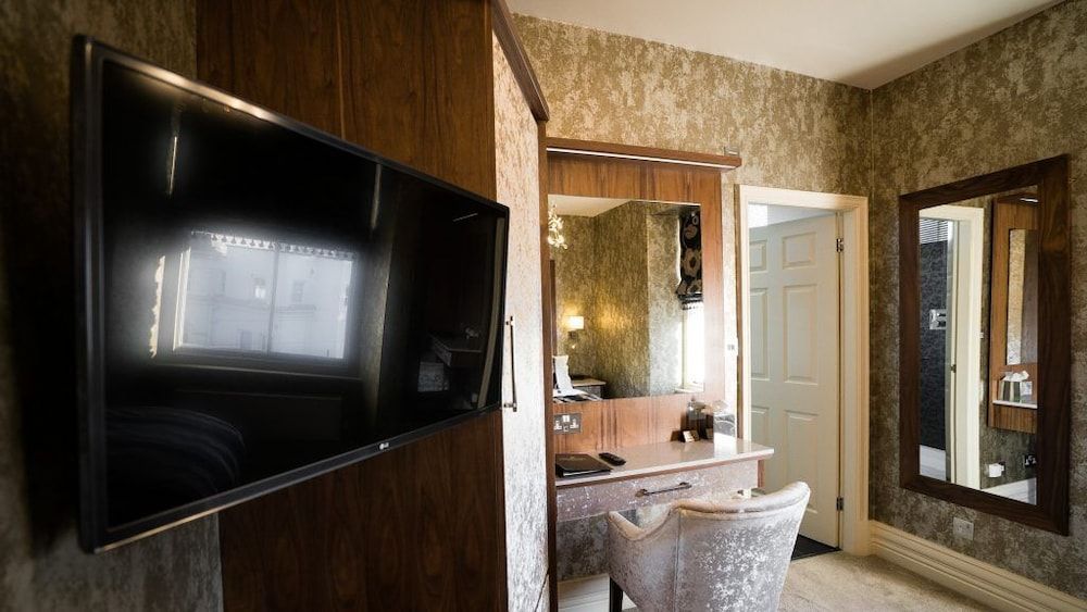 Cranleigh Boutique Standard Double Room 3