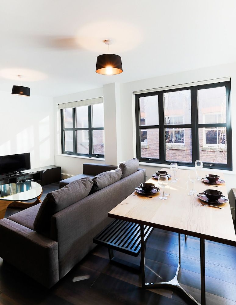 Room Service - Dining