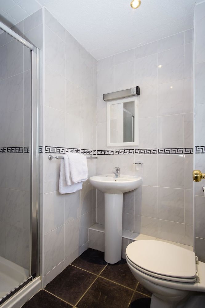 The Adamson Hotel Executive Twin Room 4