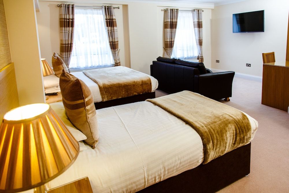 The Adamson Hotel Family Suite 2