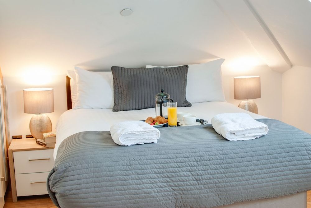 Base Serviced Apartments - Sir Thomas Street Penthouse, 2 Bedrooms (Sleeps 6, with Sofa Bed) 2