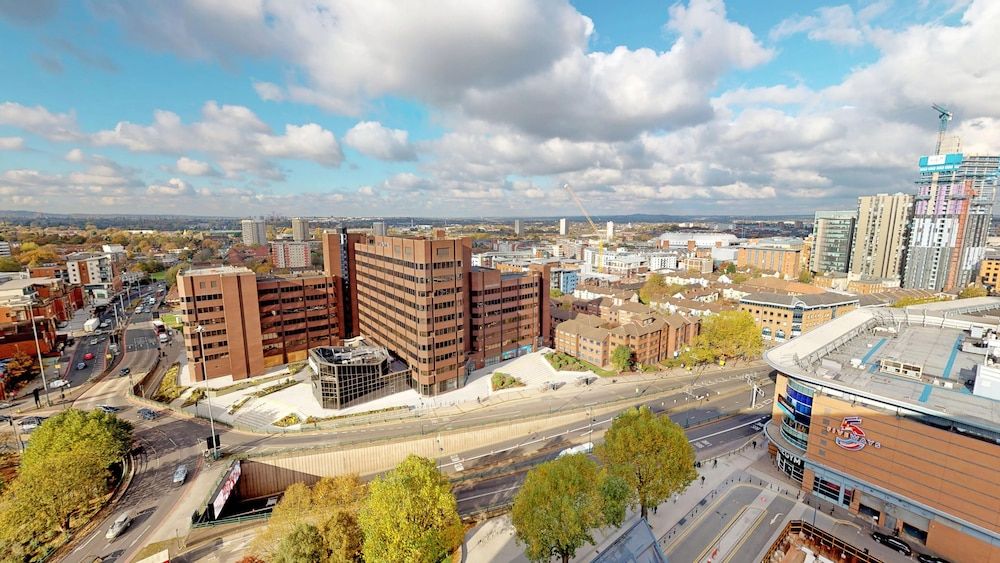 Park Regis Birmingham Executive Twin Room 3