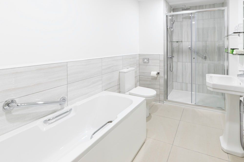 Lake District Castle Inn Family Room Sleeps 5 5