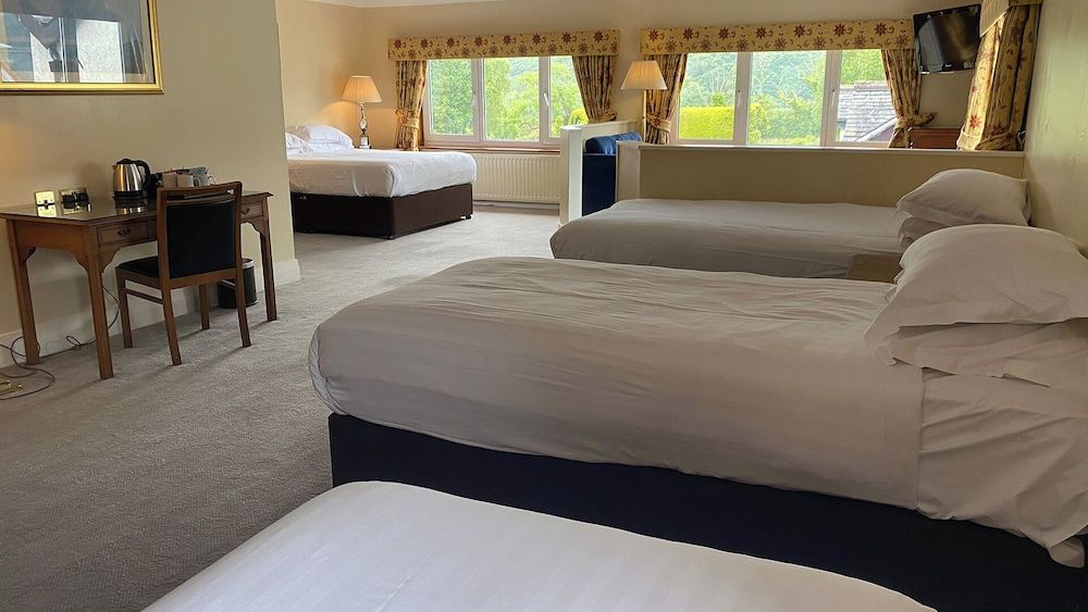 Lake District Castle Inn Family Room Sleeps 5 2