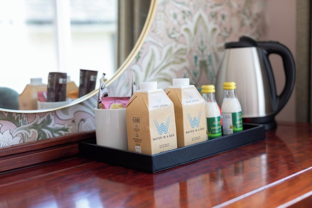 Lake District Castle Inn Cosy Double Room 5