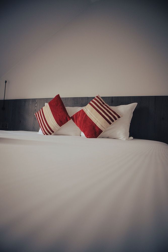 Draycote Hotel and Whitefields Golf Club Cottage Double Room 2