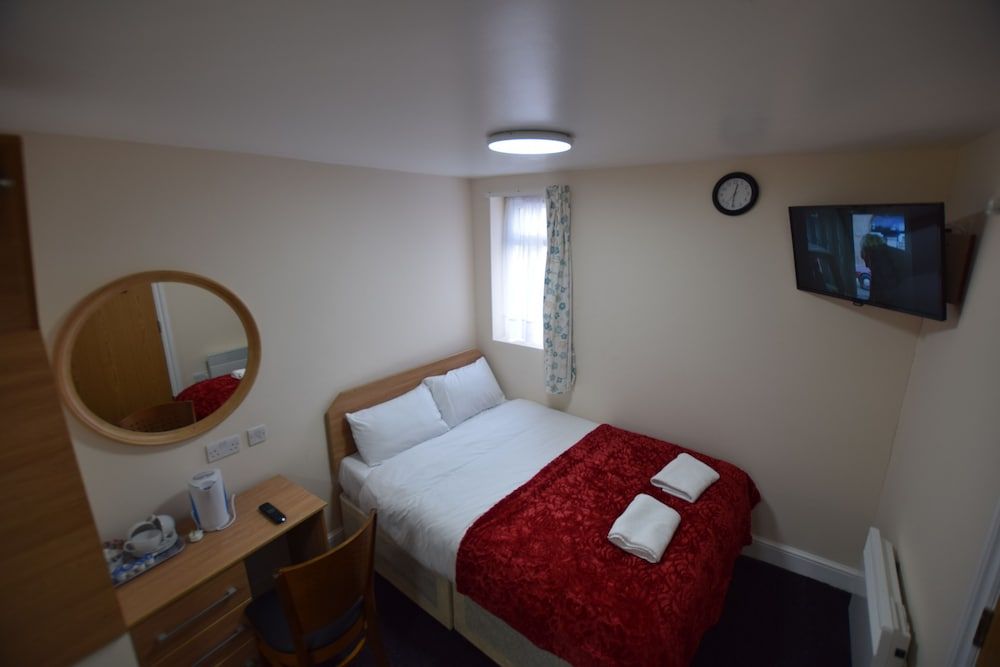 Woodlands Lodge Ilford Single Room, 1 Twin Bed, Ensuite 2