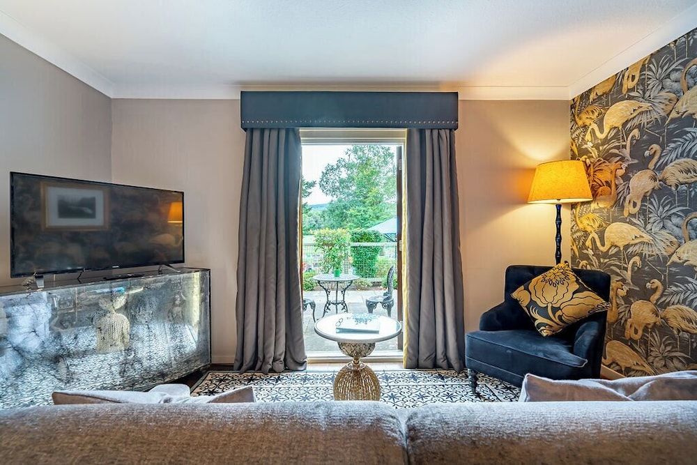 Banchory Lodge Hotel Deluxe King Room with Balcony 8