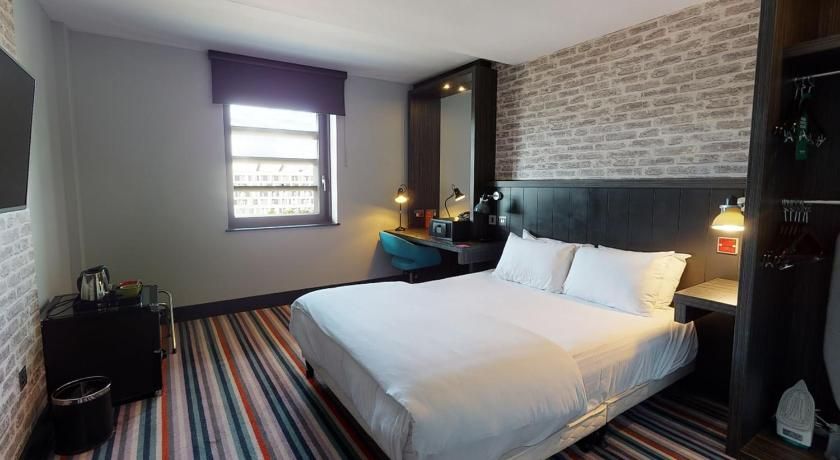 undefined Village Hotel Glasgow 5