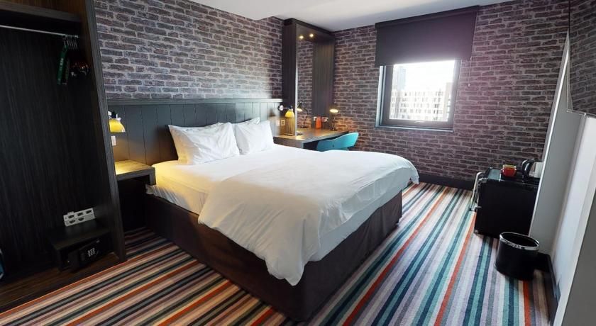 undefined Village Hotel Glasgow 4