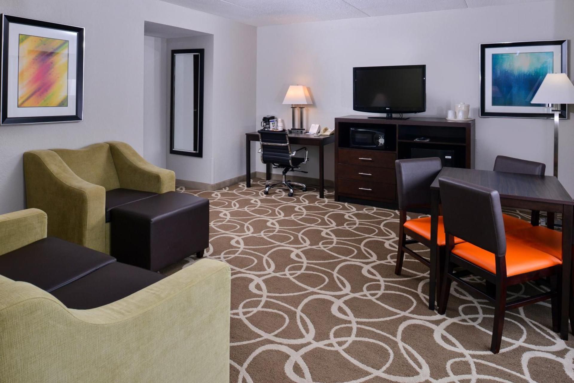 1 King Bed, Suite, Non-Smoking