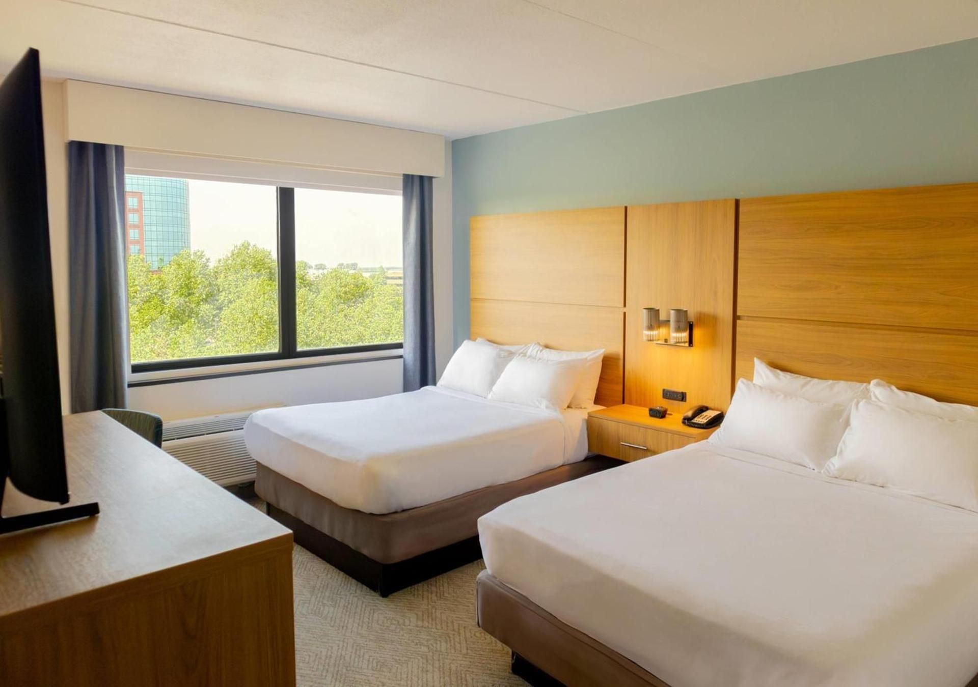 2 Queen Beds, Deluxe, Non-Smoking