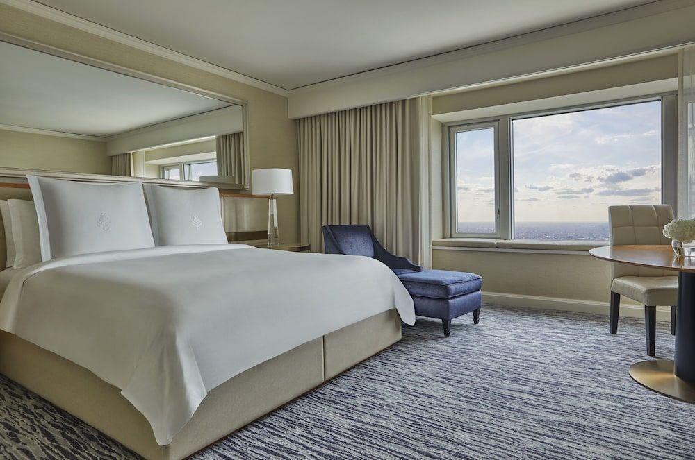 Four Seasons Hotel Chicago City View Room, 1 King Bed