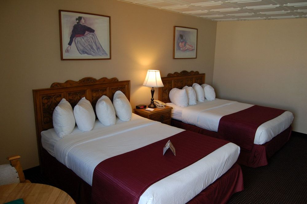 Quality Inn Taos Standard Room, 2 Queen Beds, Non Smoking 5