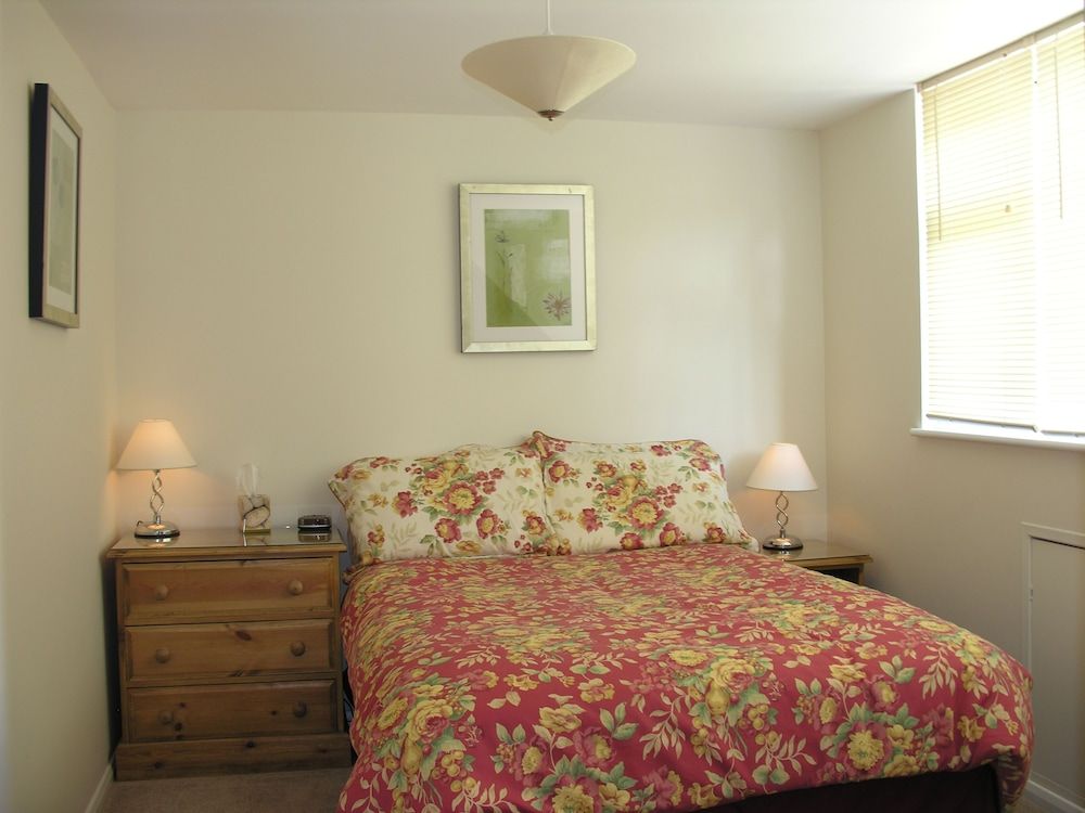 Abacus Bed and Breakfast Double Room, Shared Bathroom